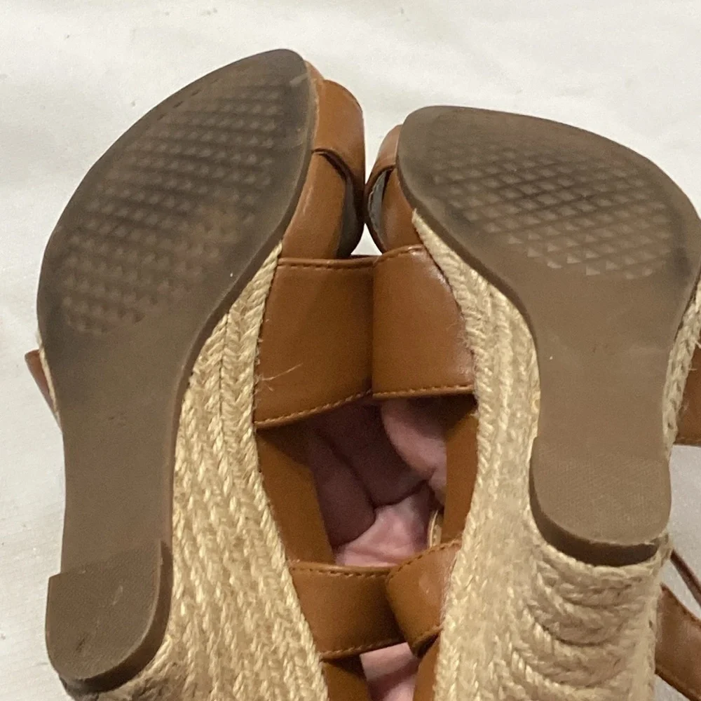 AEROSOLES Brown Leather Like Sandals with Ankle‎ Strap size 7.5 WEDGE ESPADRILLE